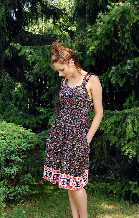 Kwiatowa rozkloszowana sukienka