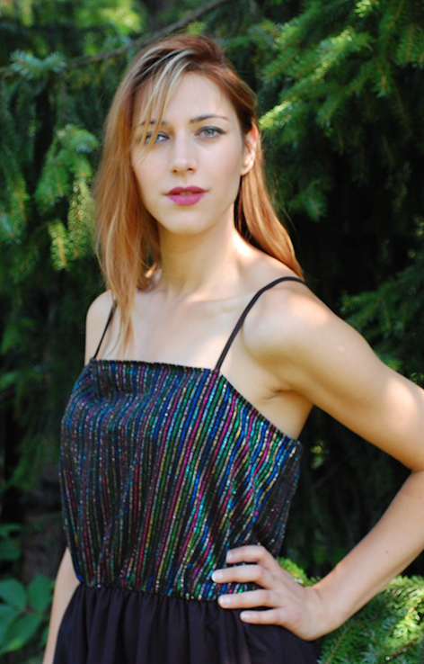 Błyszcząca sukienka lata 80.