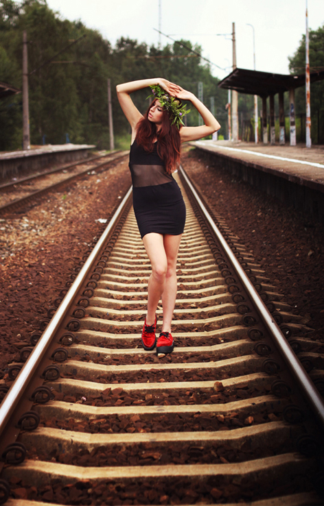 Sukienka przezroczysta talia lata 90.