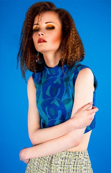 Krótki retro top ze stójką