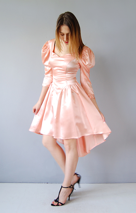 Aksamitna aksamitna sukienka