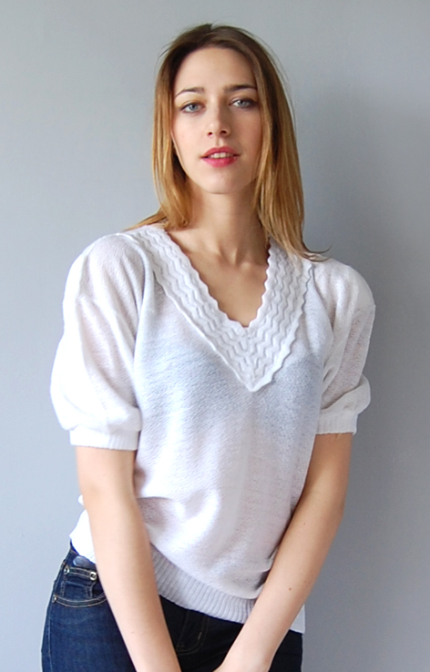 Retro sweterek dekolt