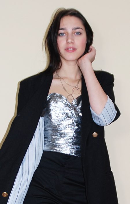 Błyszczący gorset lata 80.