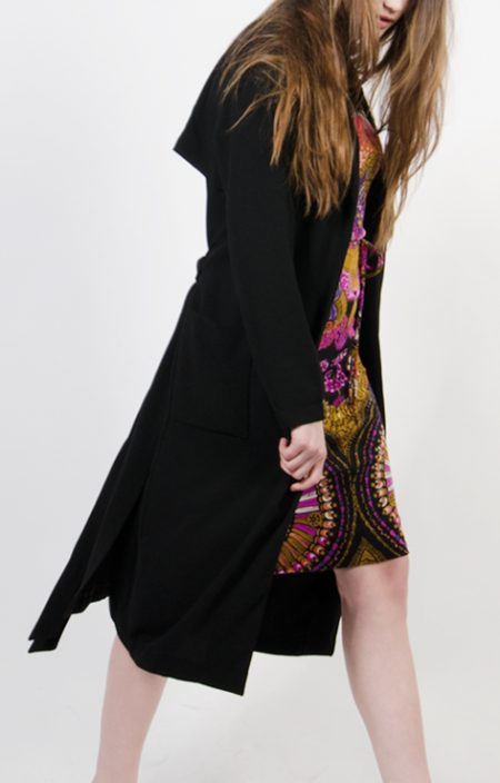 Czarny wiązany lekki płaszcz