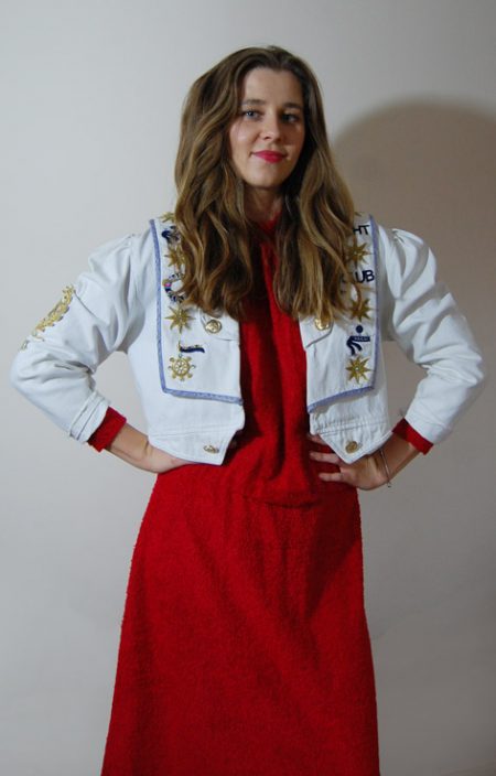 Biała jeansowa marynarka z naszywkami marine lata 90.