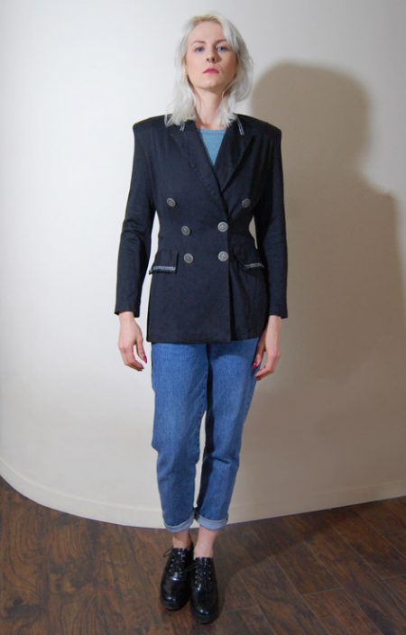 Czarna marynarka lata 90.