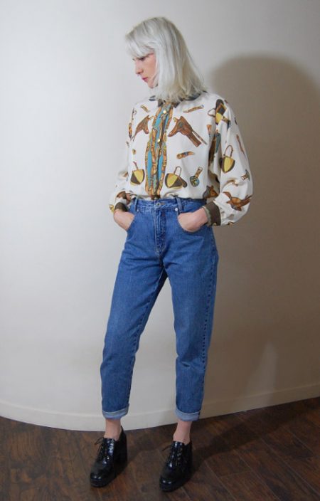 Wzorzysta koszula z motywem jeździeckim