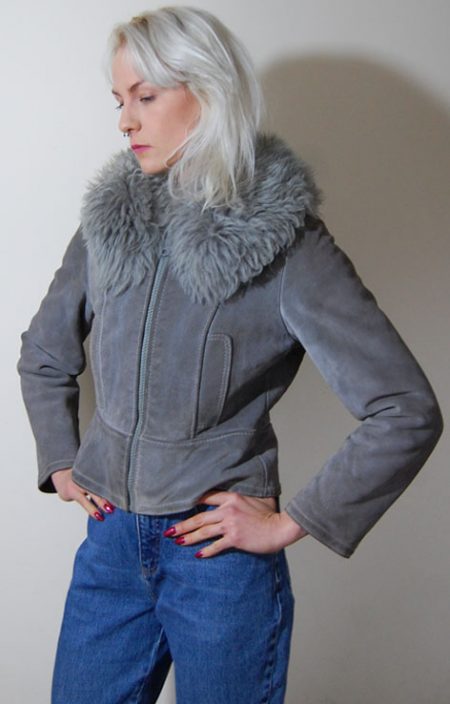 Skórzana kurtka z futrzanym kołnierzem