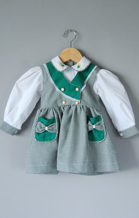 Biało-zielona sukienka w pepitkę