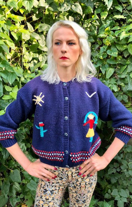 Wełniany zapinany sweter retro