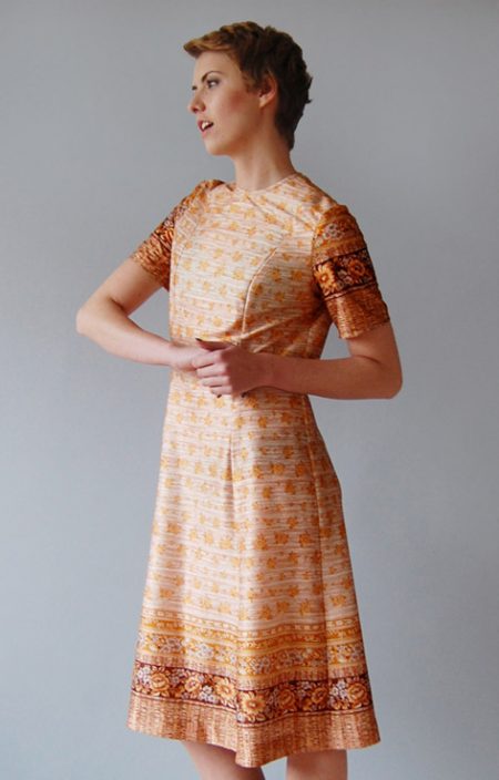 Wzorzysta sukienka retro lata 70.