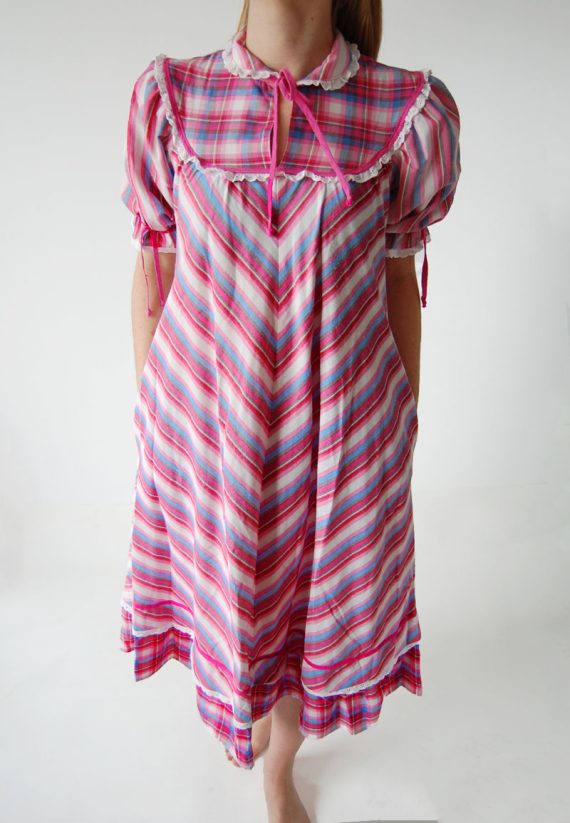 Różowa sukienka babydoll