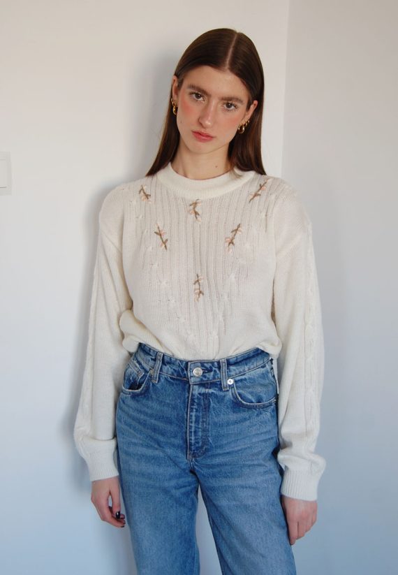 Sweter wyszywane różowe kwiatuszki